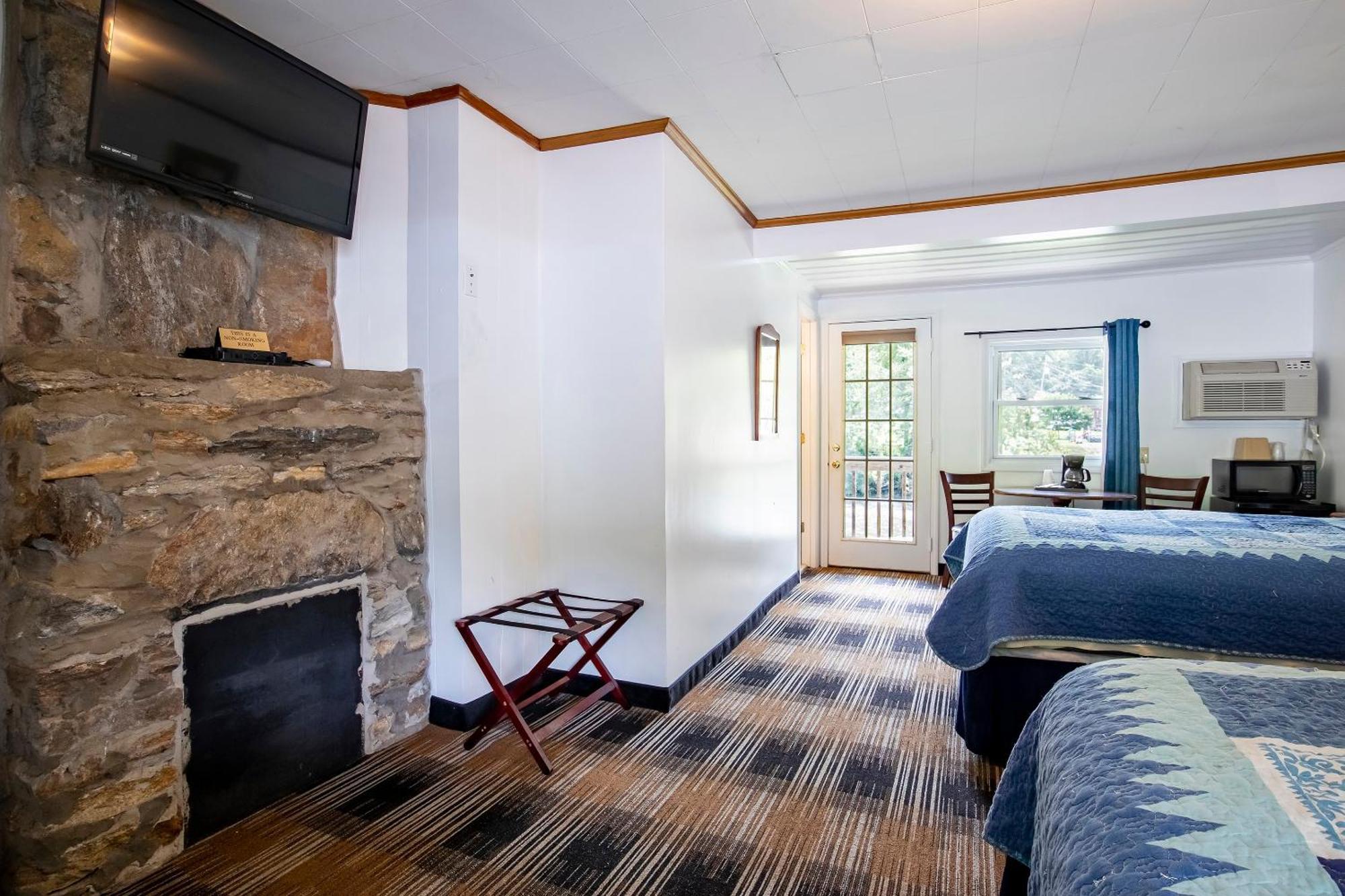 Lloyd'S On The River Country Inn By Oyo Bryson City Exteriér fotografie