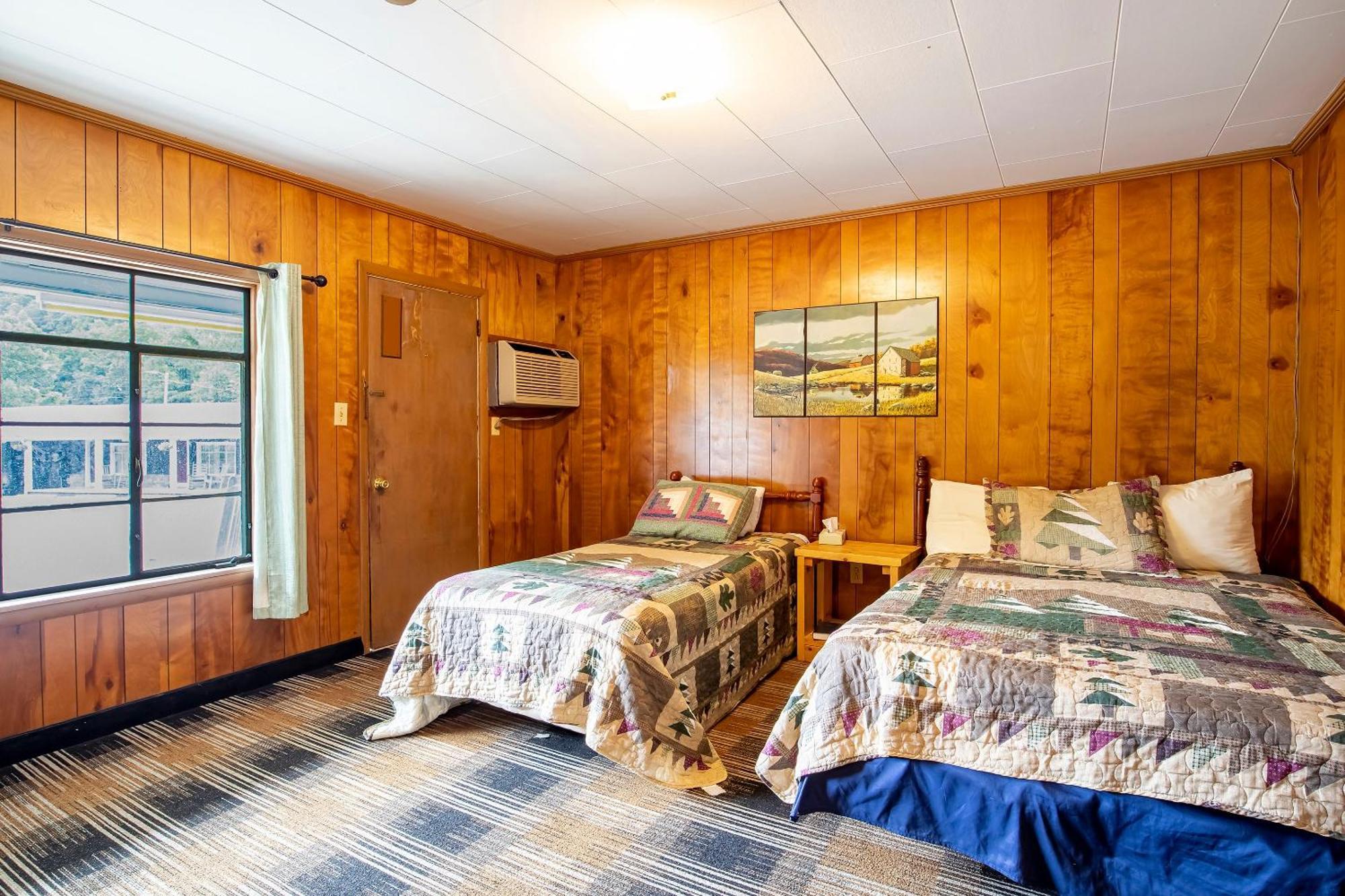 Lloyd'S On The River Country Inn By Oyo Bryson City Exteriér fotografie